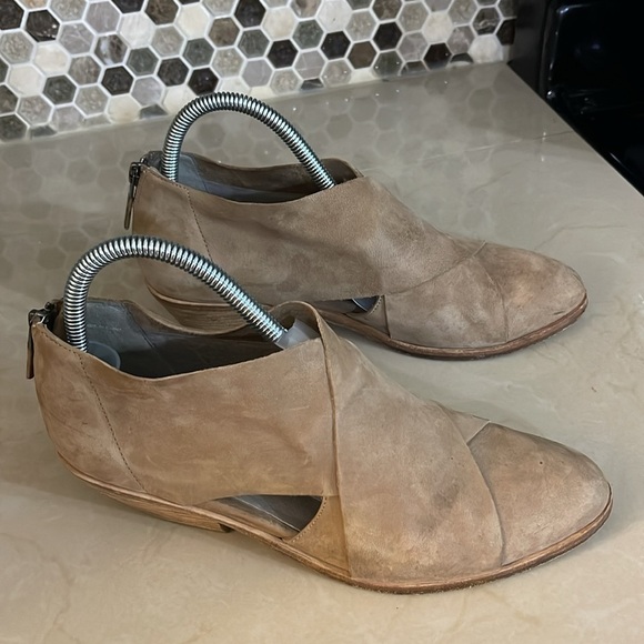 Eileen Fisher Jenkins Tumbled Nubuck Booties Light Brown, Size 8.5 - Picture 4 of 10